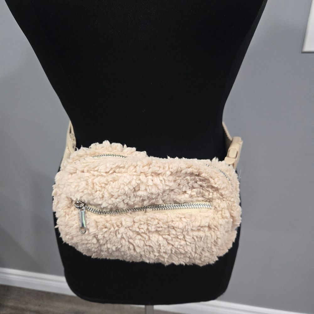 🐢 Wild Fable Sherpa Belt Bag Fanny Pack NWT!